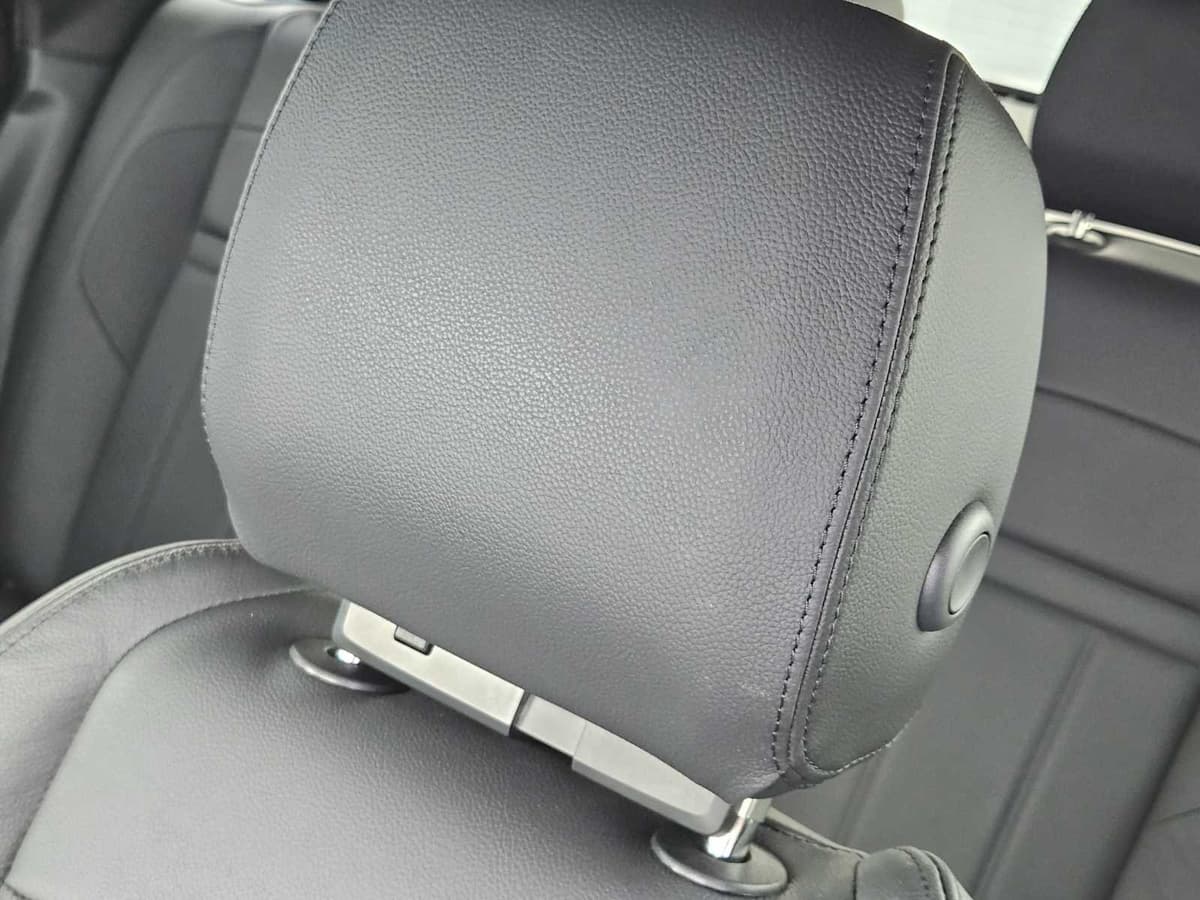 2026 Land Rover Range Rover Evoque - Image 13