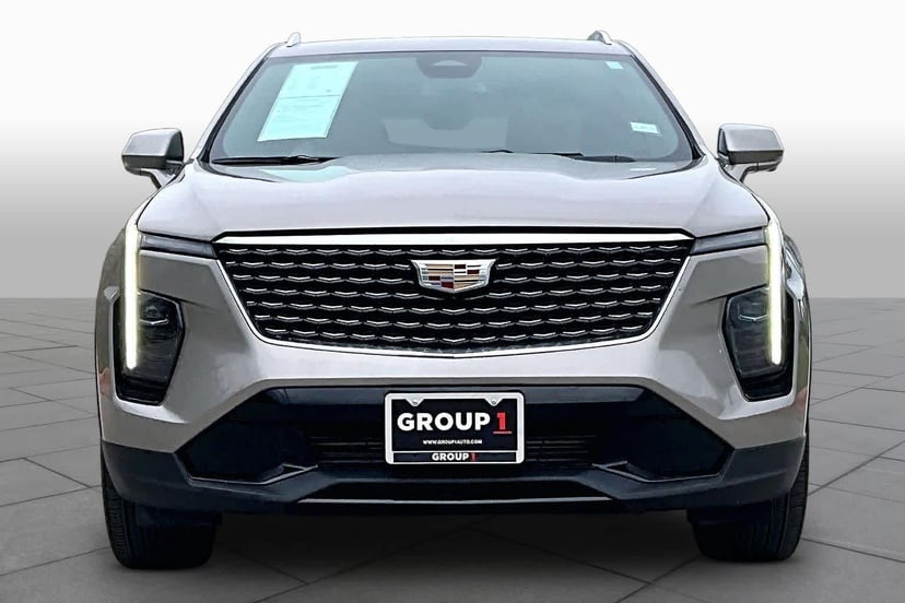 2025 Cadillac XT4 - Image 4