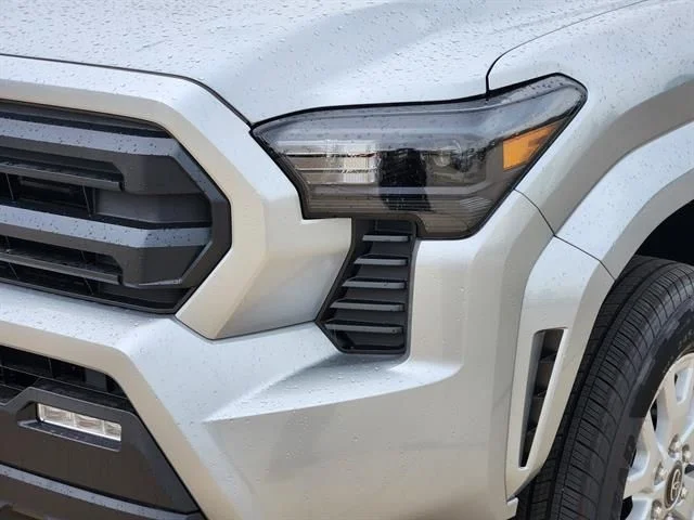 2025 Toyota Tacoma - Image 5
