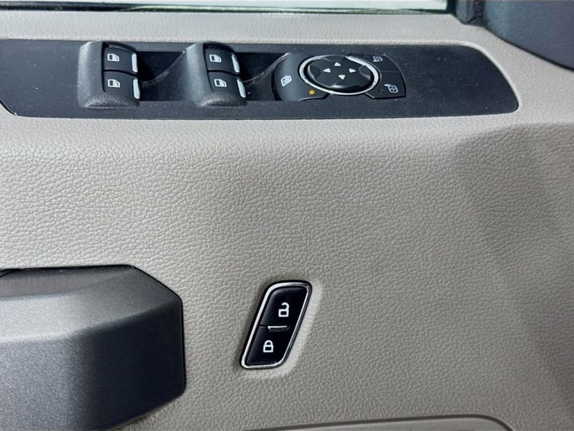 2017 Ford F-250SD - Image 20