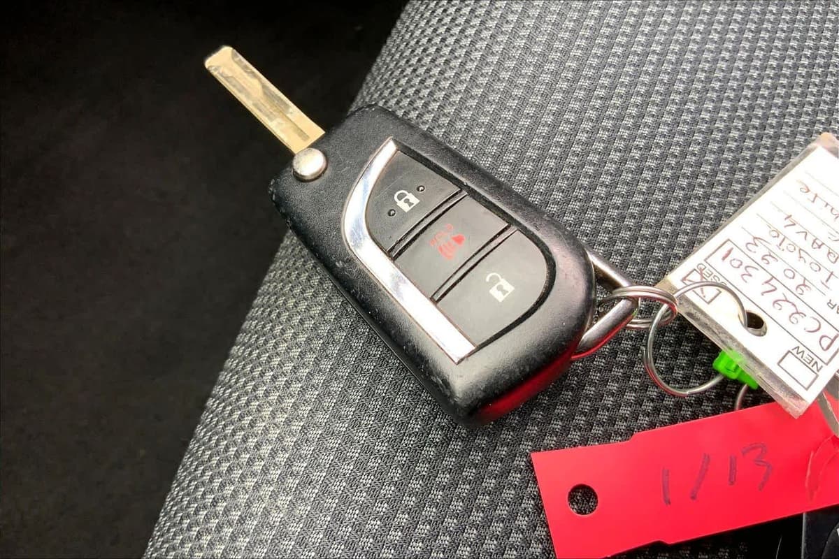 2023 Toyota RAV4 - Image 14