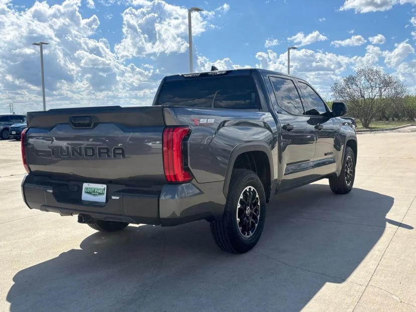 2022 Toyota Tundra - Image 4