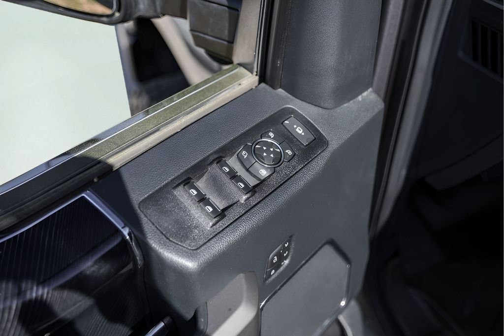 2022 Ford F-250SD - Image 29