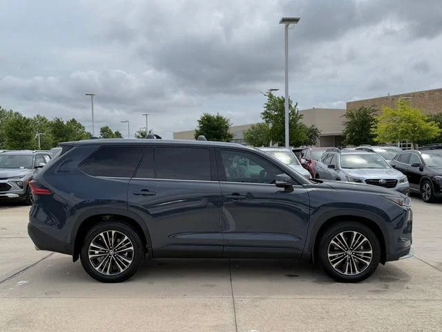 2025 Toyota Grand Highlander Hybrid - Image 36
