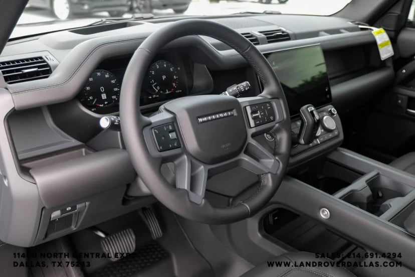 2026 Land Rover Defender 130 - Image 2