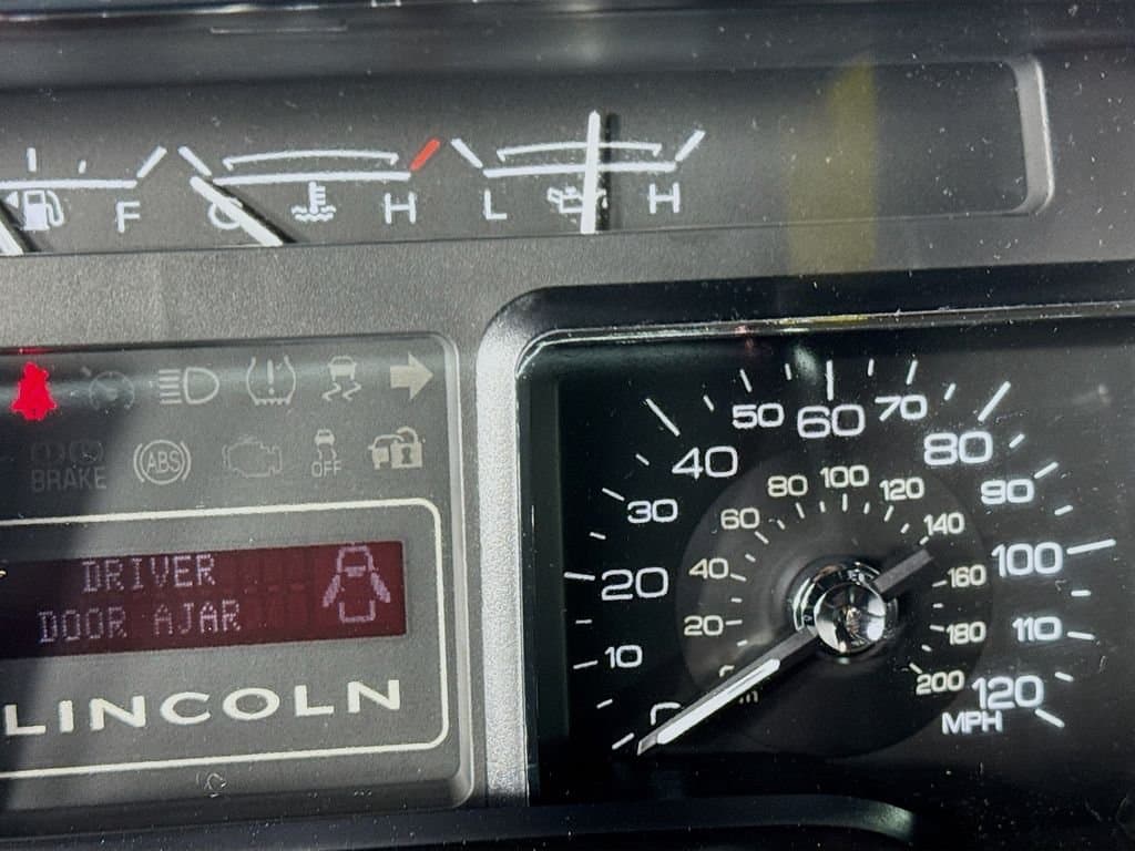 2013 LINCOLN Navigator - Image 17