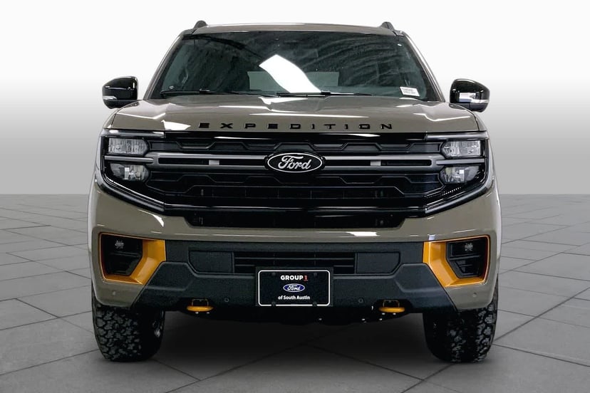2026 Ford Expedition - Image 2