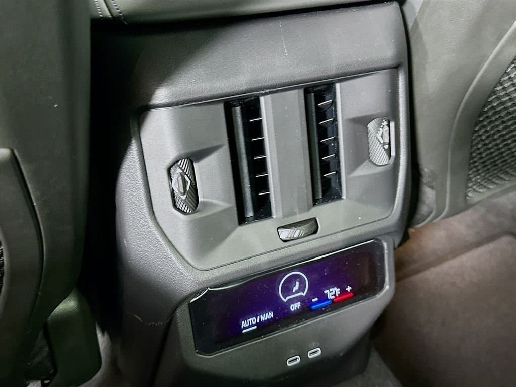 2025 BMW X3 - Image 18