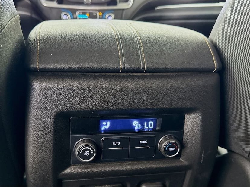 2020 Chevrolet Traverse - Image 31