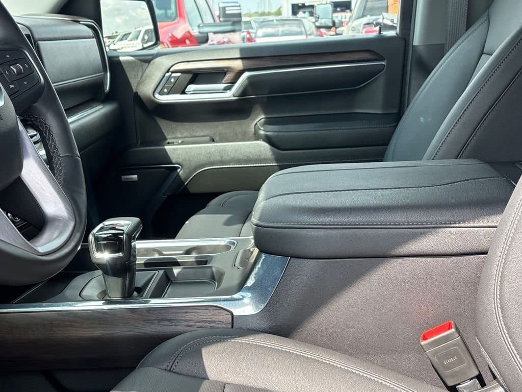 2024 GMC Sierra 1500 - Image 10