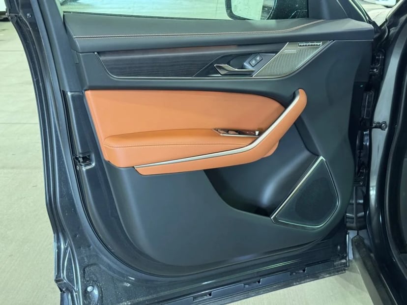 2026 Jaguar F-PACE - Image 13