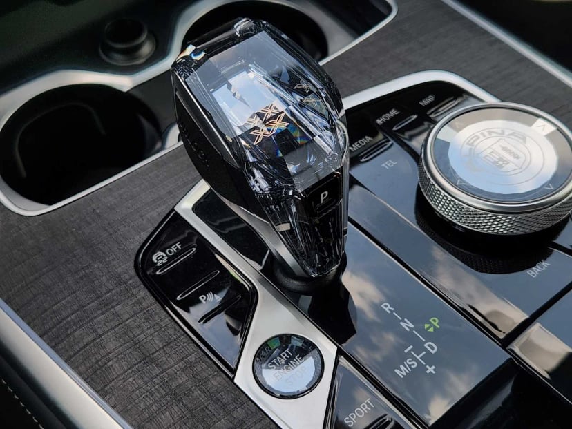 2025 BMW ALPINA XB7 - Image 21