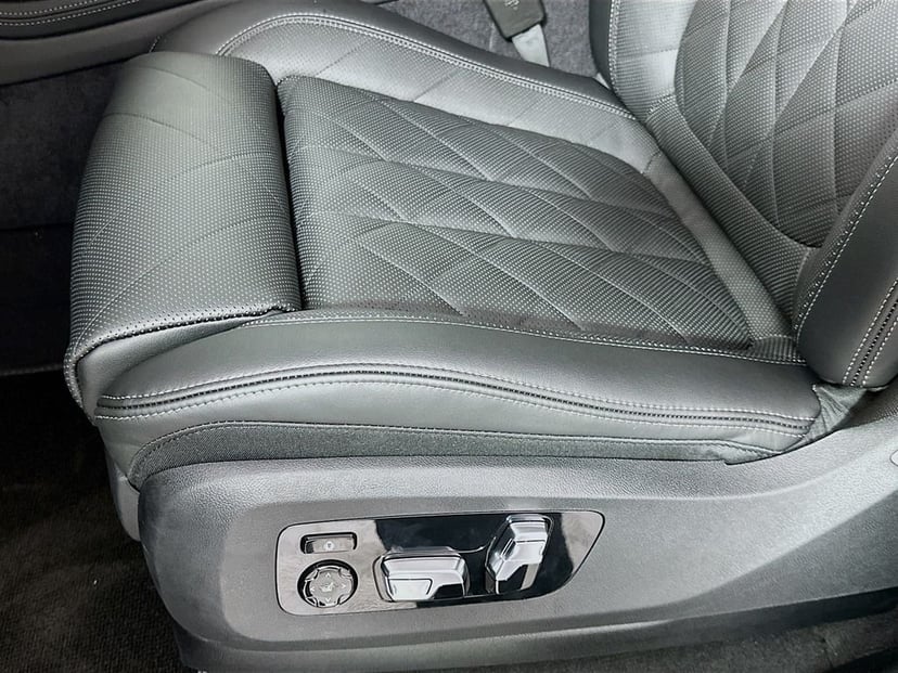 2026 BMW X7 - Image 21