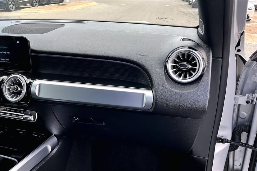 2023 Mercedes-Benz EQB 300 - Image 18