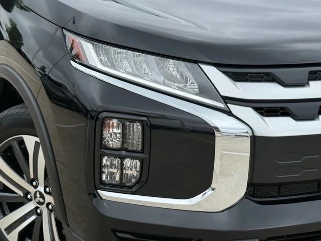2025 Mitsubishi Outlander Sport - Image 3