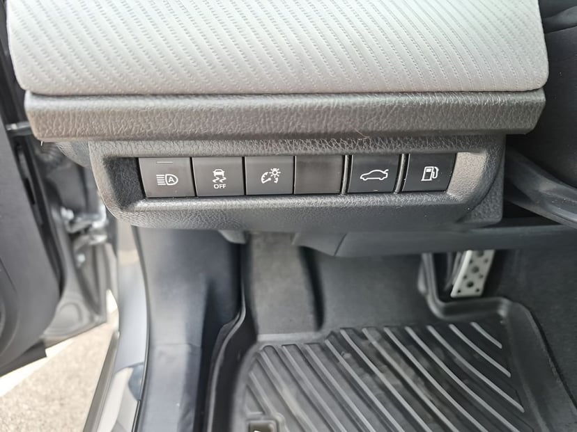2025 Toyota Camry - Image 32