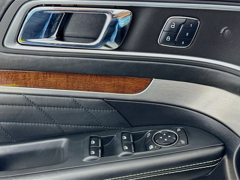 2016 Ford Explorer - Image 21