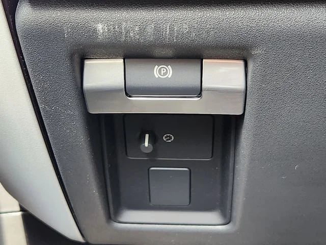 2026 Land Rover Defender 130 - Image 20