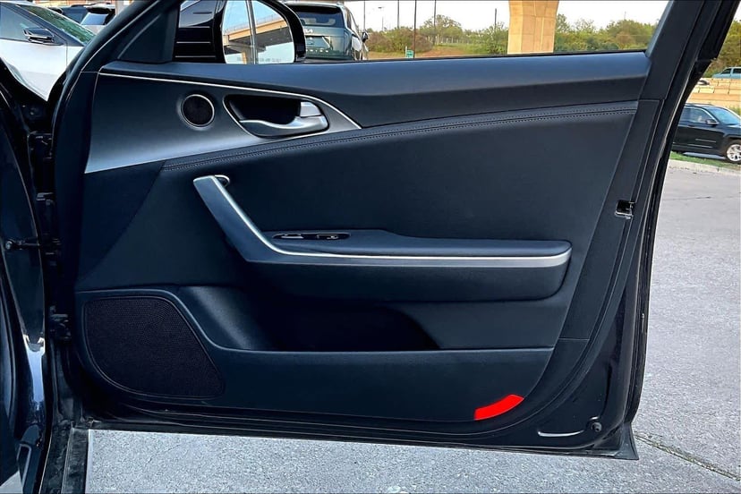 2020 Kia Stinger - Image 22
