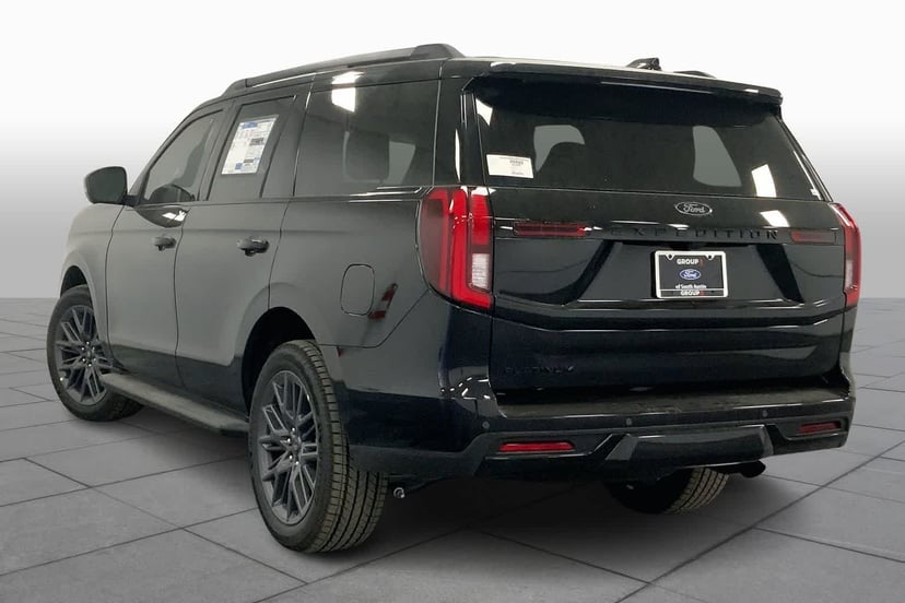 2026 Ford Expedition - Image 11