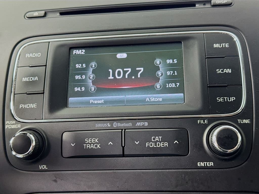 2016 KIA Forte - Image 17