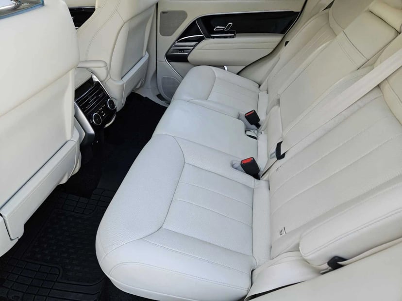 2023 Land Rover Range Rover - Image 30