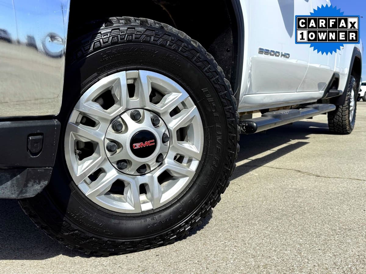 2023 GMC Sierra 2500HD - Image 2