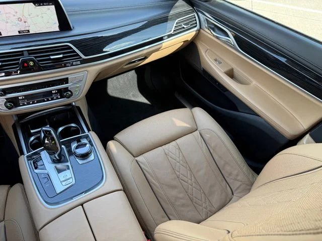 2019 BMW 7 Series - Image 25