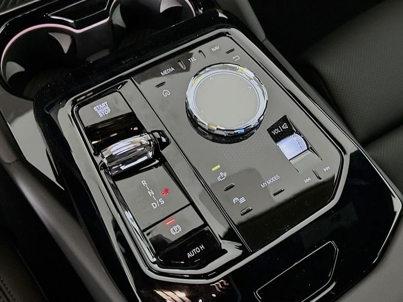 2026 BMW 5 Series - Image 15