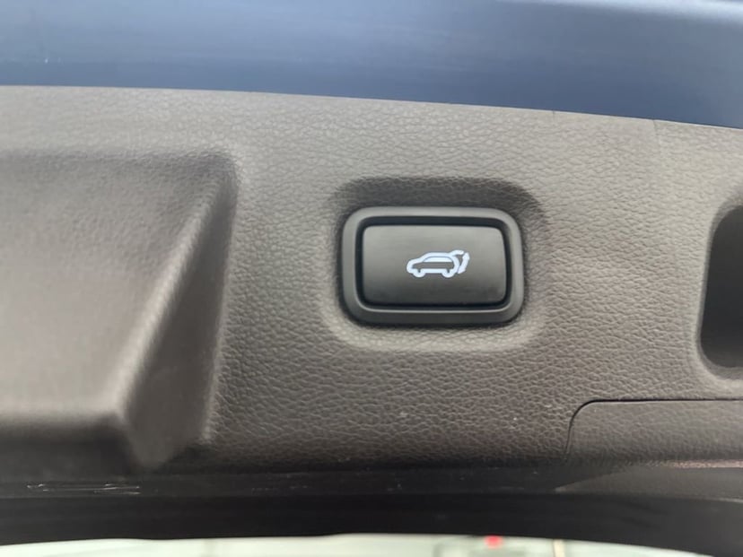 2019 Hyundai Santa Fe - Image 22