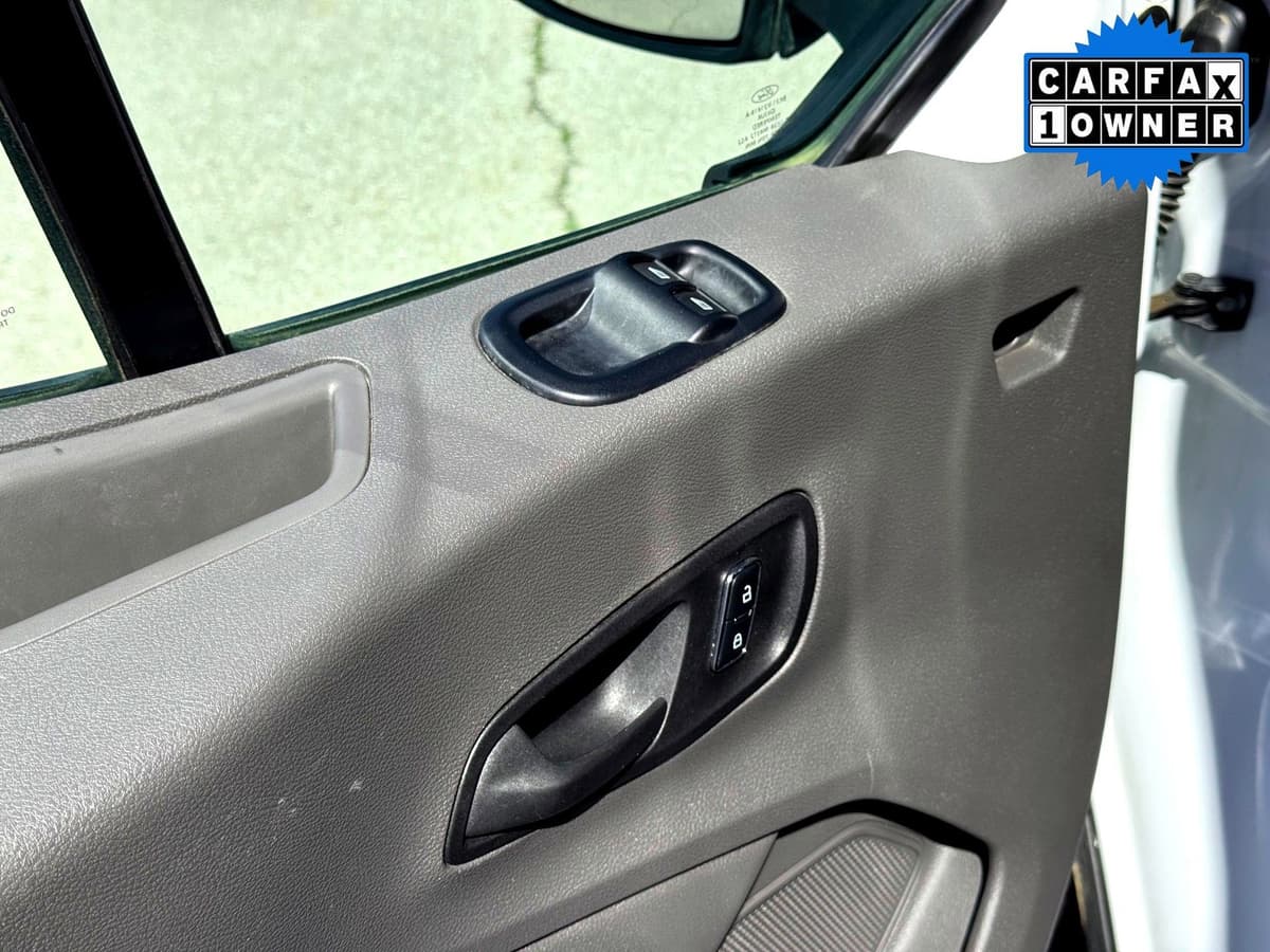 2024 Ford Transit Passenger Wagon - Image 18