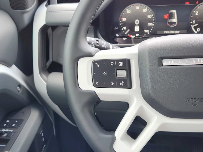 2026 LAND ROVER Defender 130 - Image 28