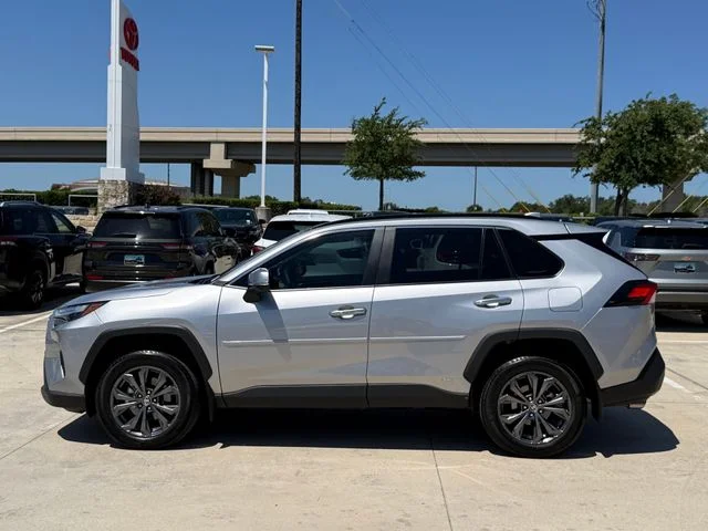 2023 Toyota RAV4 Hybrid - Image 7
