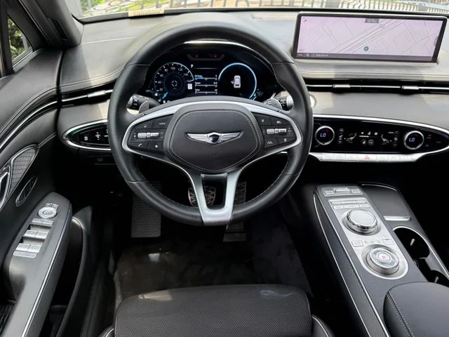 2023 Genesis GV70 - Image 22