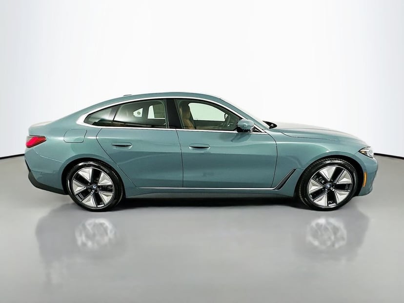 2026 BMW i4 - Image 4