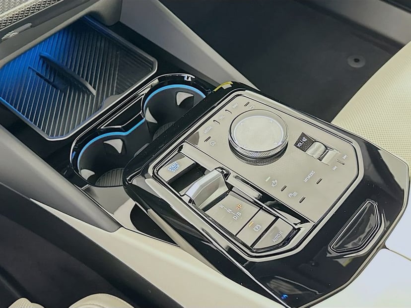 2026 BMW i5 - Image 15