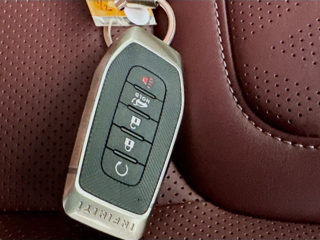 2025 INFINITI QX80 - Image 41