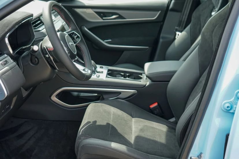 2026 Jaguar F-PACE SVR FINAL EDITION - Image 14