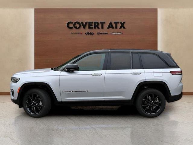 2025 Jeep Grand Cherokee - Image 2