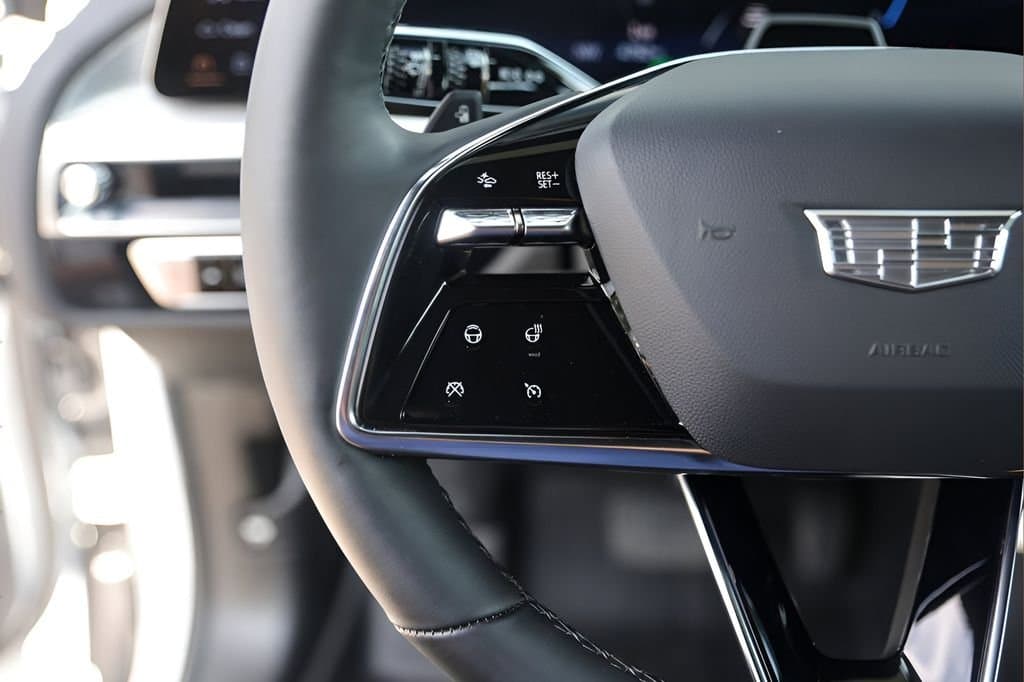 2025 Cadillac LYRIQ - Image 14