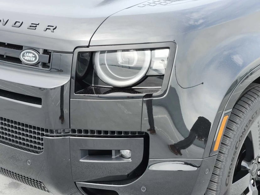 2026 LAND ROVER Defender 110 - Image 8