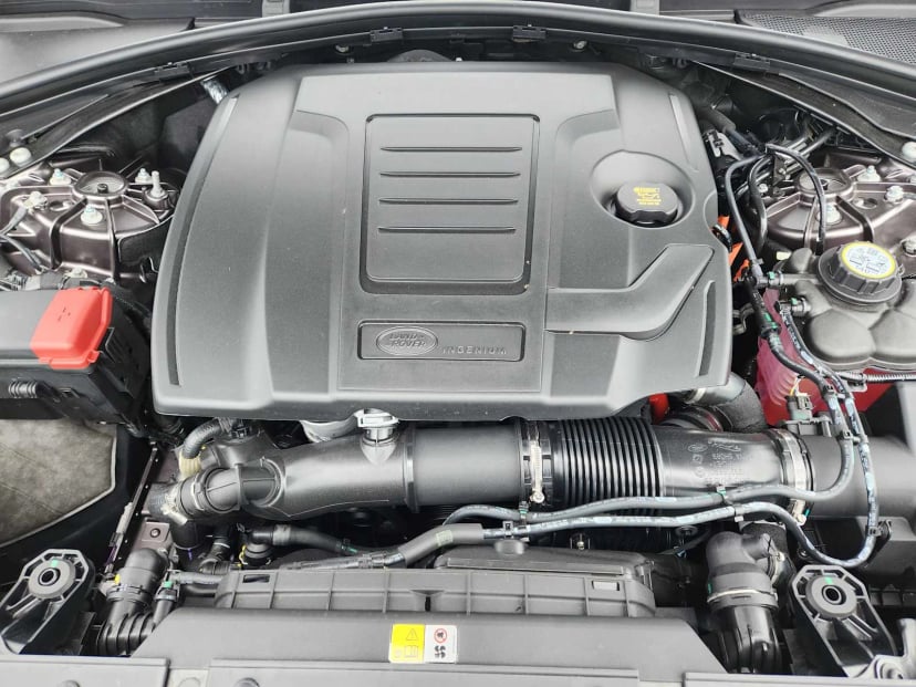 2026 LAND ROVER Range Rover Velar - Image 29