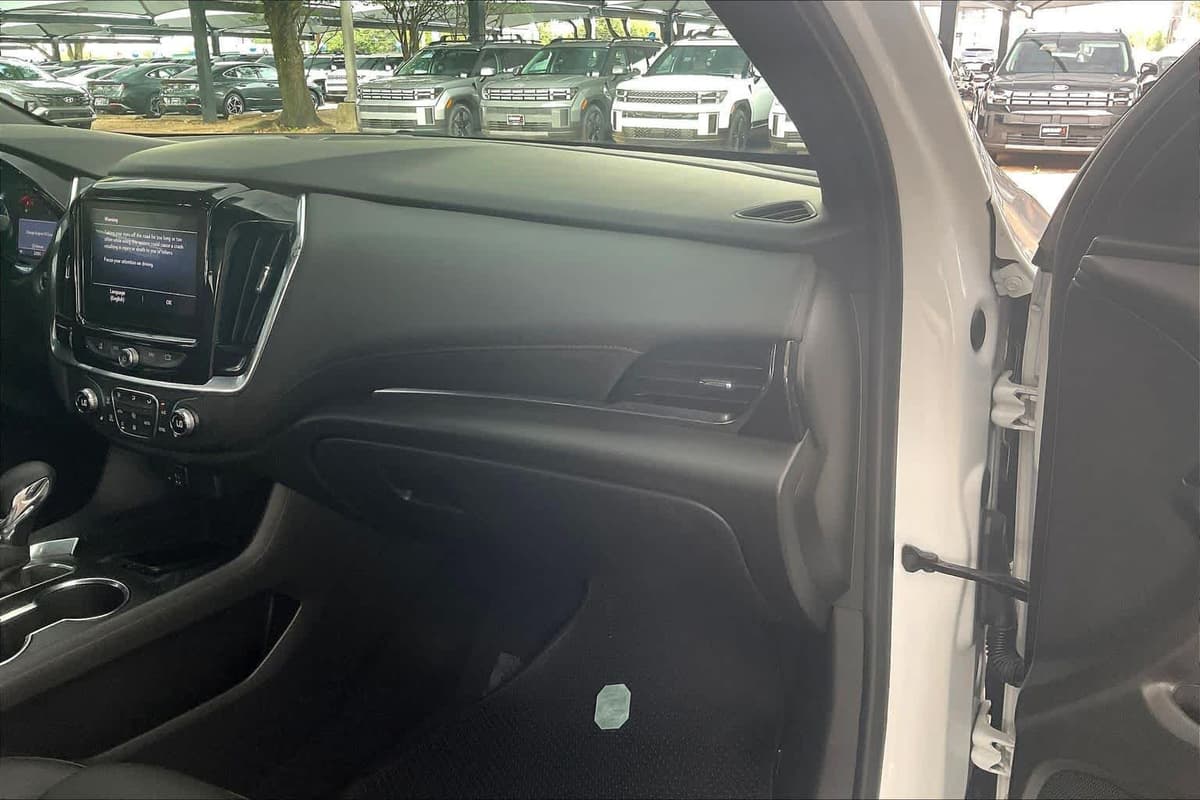 2023 Chevrolet Traverse - Image 19