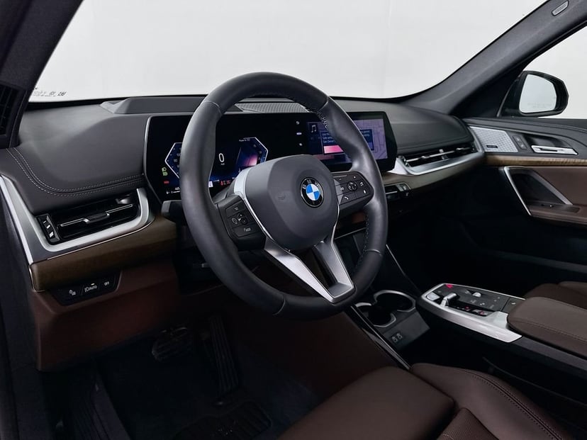 2025 BMW X1 - Image 9