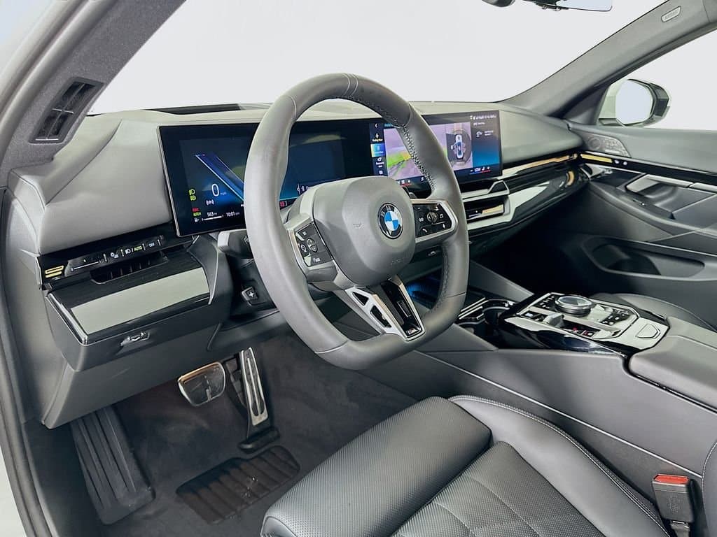 2025 BMW 5 Series - Image 9