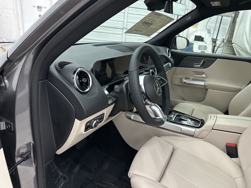 2026 MERCEDES-BENZ GLB - Image 10