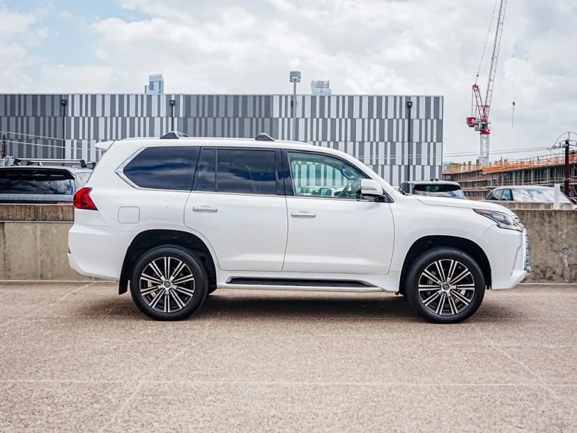 2021 Lexus LX - Image 10
