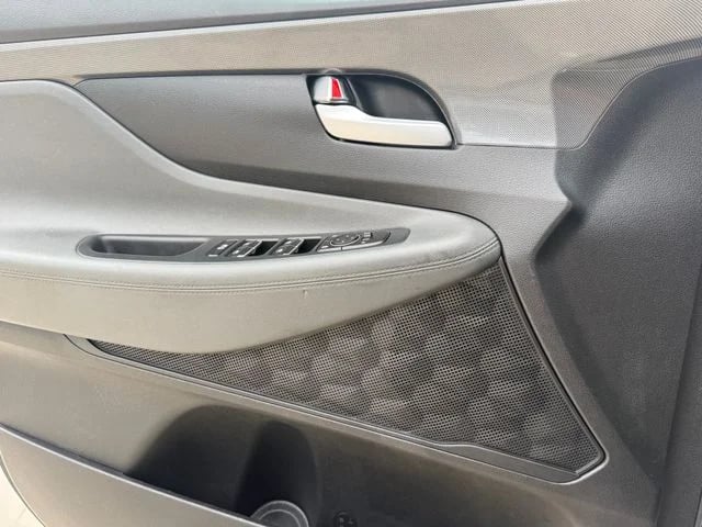2023 Hyundai Santa Fe - Image 21