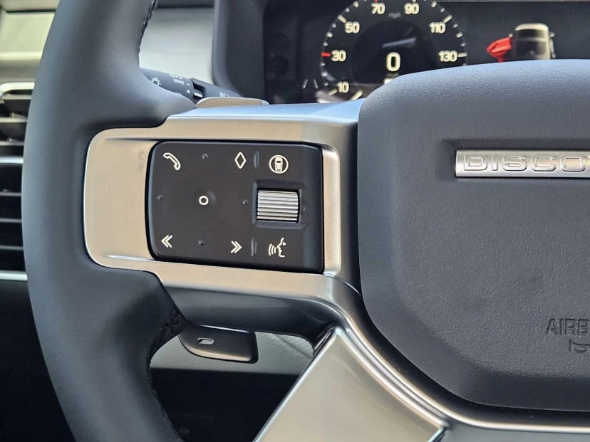 2026 LAND ROVER Discovery - Image 29