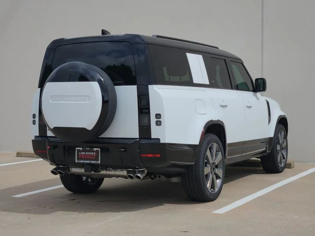 2026 Land Rover Defender 130 - Image 7